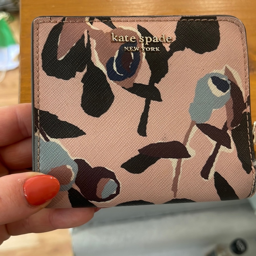 Pink Floral Kate Spade Folding Wallet 💕 with ID window